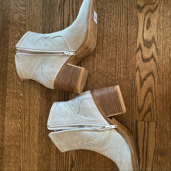 Dirty Laundry Bootie - Picture 6 of 7